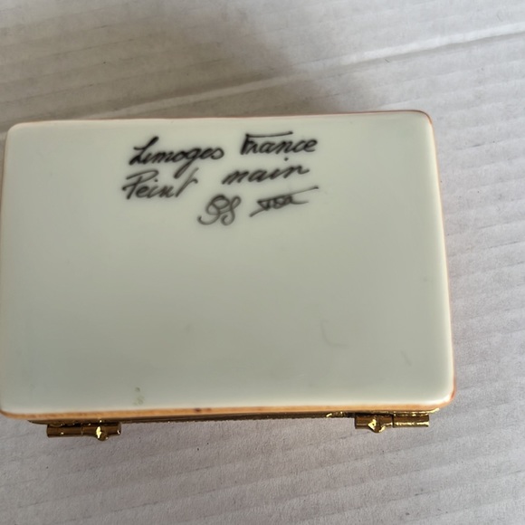 LIMOGES WINE CASE WITH 3 Bottles - Picture 4 of 4